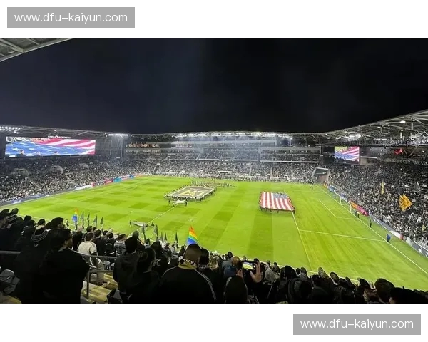 绿茵场上的红蓝魅影:塞维利亚与巴塞罗那的宿命对决 绿茵场上的红蓝魅影:塞维利亚与巴塞罗那的宿命对决